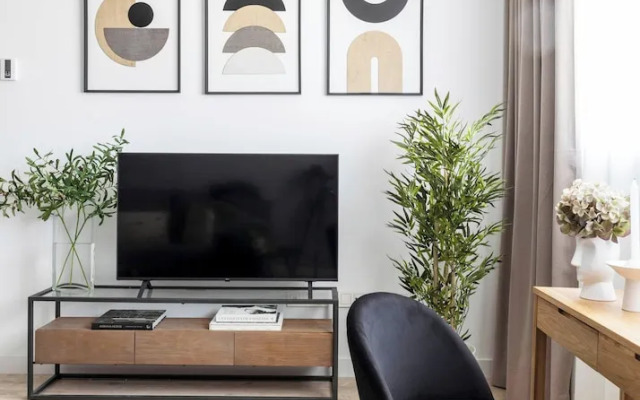 Modern Apartment With Views Urban Sky 26ke