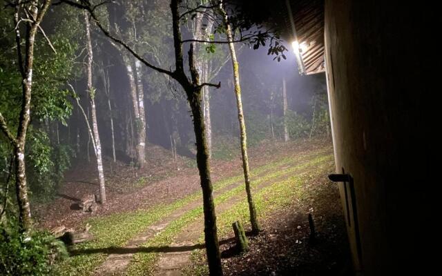 Recanto Alpinista com aventura a 350m das pedras