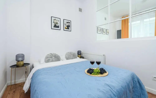 Lumina 3-room apart in the center Warsaw