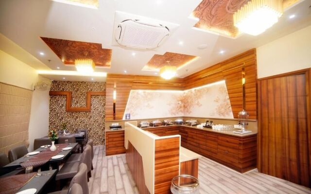 Hotel Landmark Near Golden Temple