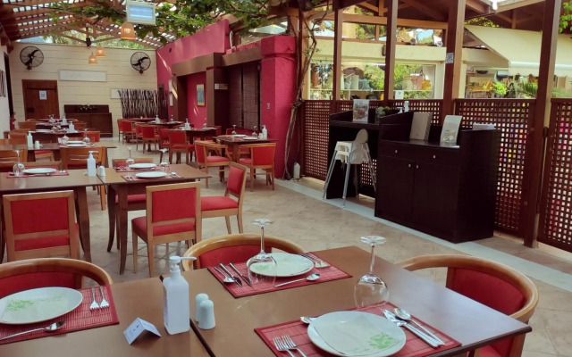 Apollonia Beach Resort & Spa