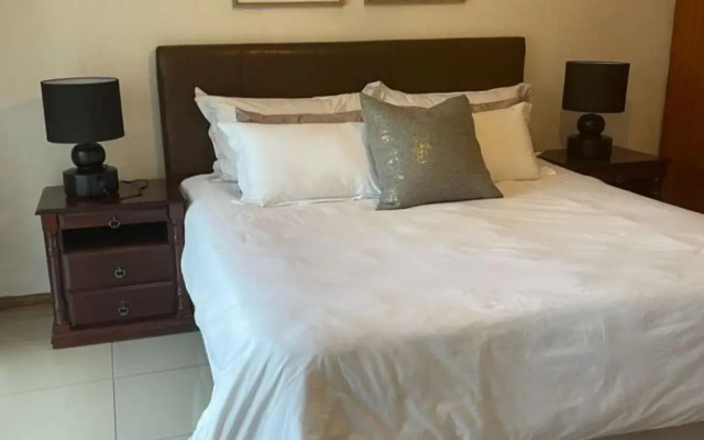Luxury Spacious Executive Apartment