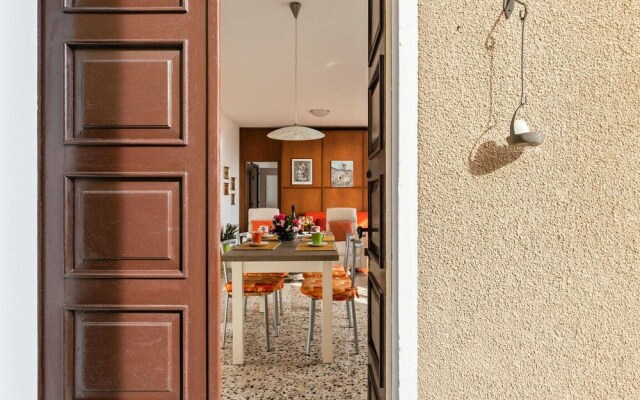 Delightful Villa With Garden