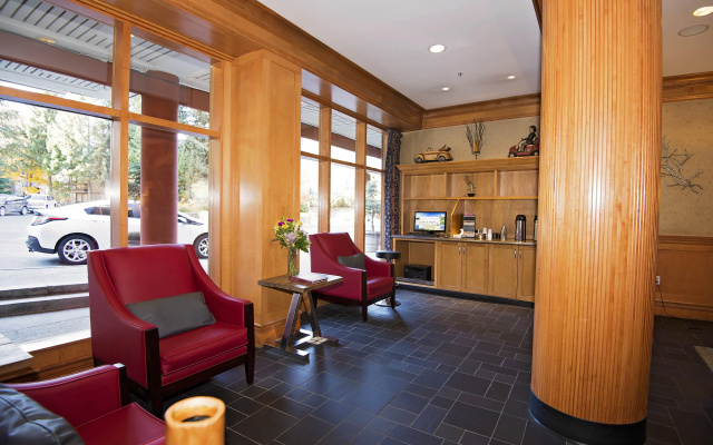 Whistler Village Inn And Suites