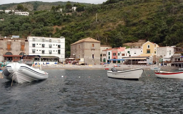 A 1 Marina del Cantone