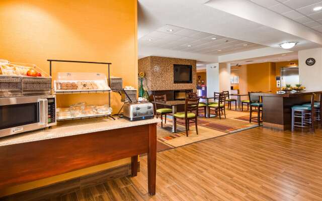 Best Western Plus Hiawatha Hotel