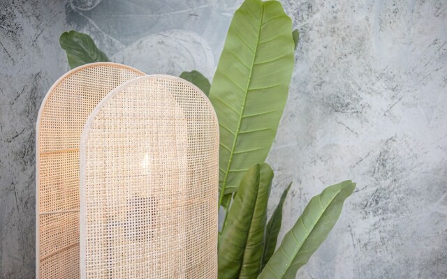 Liiiving - Flores Design Experience 4.8