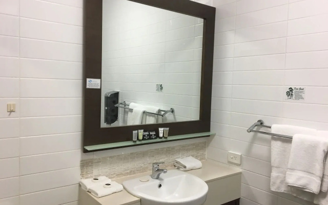 Sfera's Park Suites & Convention Centre