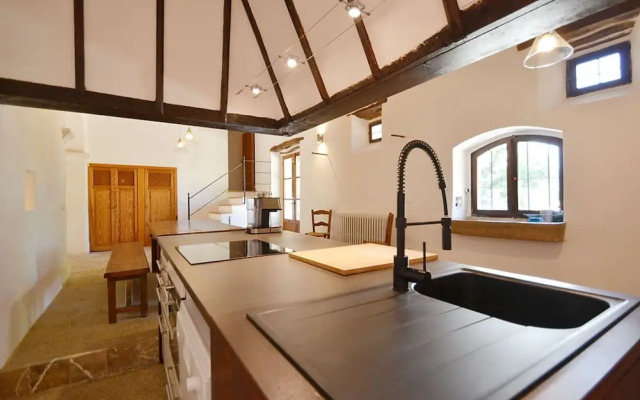 Villa in Buger With Pool and Scenic Views