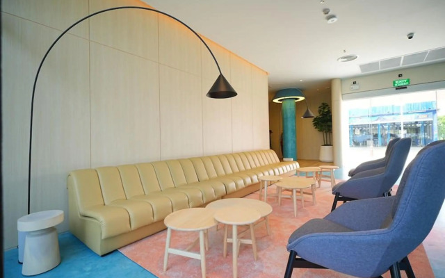 GO Hotel Sriracha at Central Si Racha