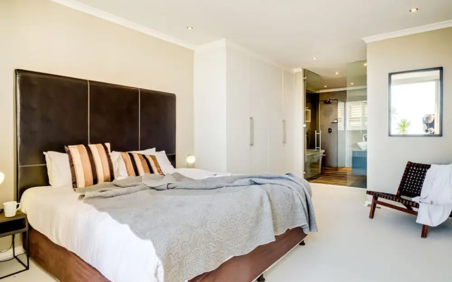 Secure Holiday Apartment w Private Pool Calico