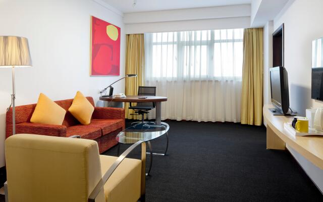 Holiday Inn Shanghai Jing'an by IHG