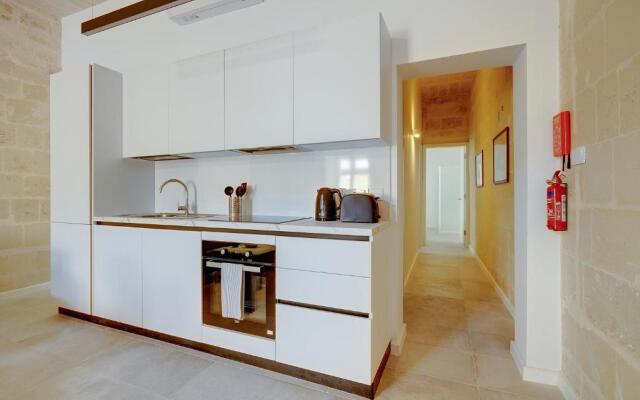 Stylish 2BR Apartment in Valletta