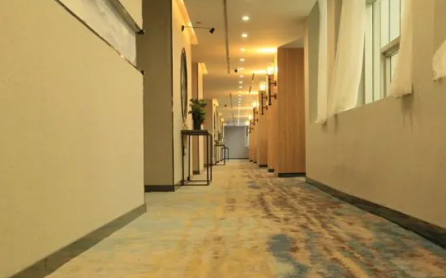 Impression Cloud Gate Hotel