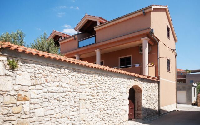 Ravelin Apartments