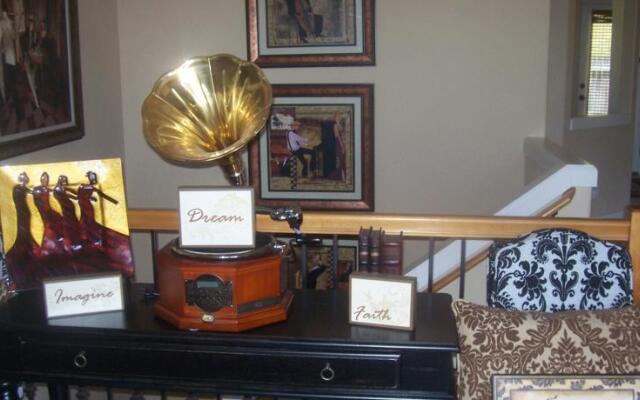 The Hillcrest Hideaway