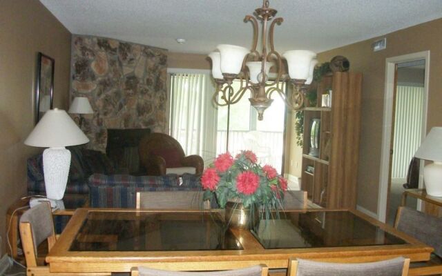 Four Seasons Racquet Club Condominiums