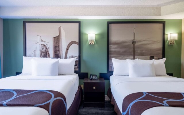 Super 8 Toronto East ON