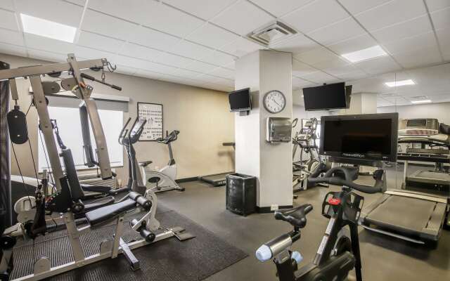 Best Western Plus Brunswick Inn & Suites