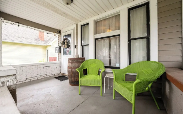 Cozy 3BR Home in Bates-Hendricks