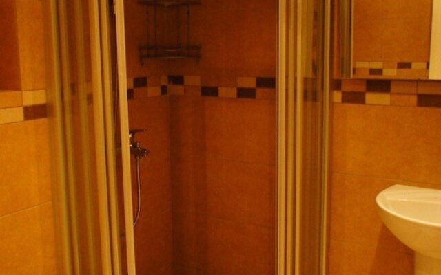 Aquamarine Apartments