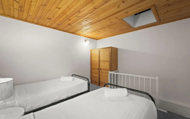 Stylish 3 Bedroom Townhouse - Hobart CBD