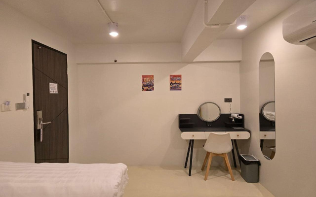 Tuk Tuk Hostel