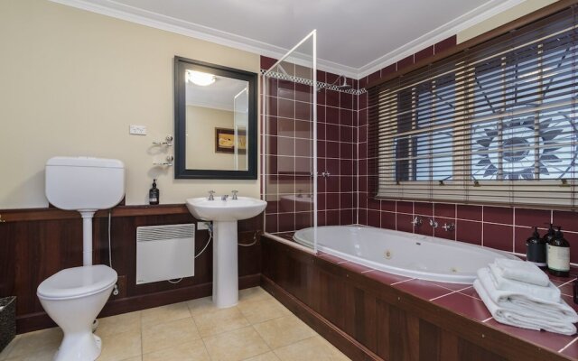 Gather at 65 Main in Hepburn Springs