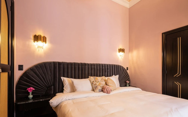 HOLT's Hotel De Mi Independencia
