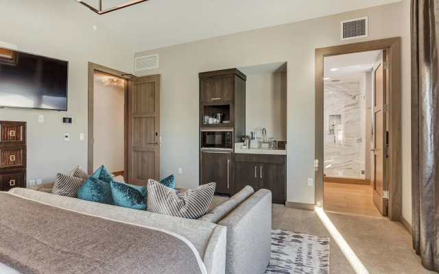 Stein Eriksen Residences