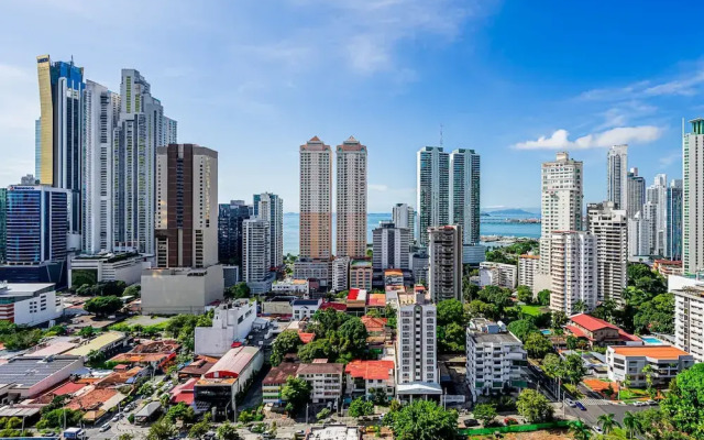 w Brilliant 1BR w Beautiful View in Calle 50