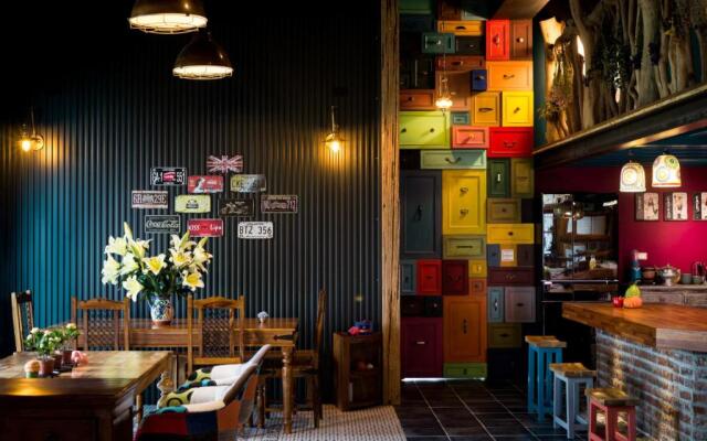 Fly Inn Yilan