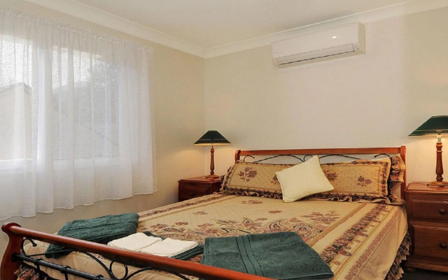 Plum Tree Cottage - warm, cosy & walk to town – Guest Rooms – Bowral