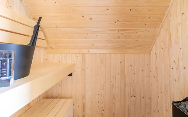 Holiday Home in Scherpenisse With Infrared Sauna