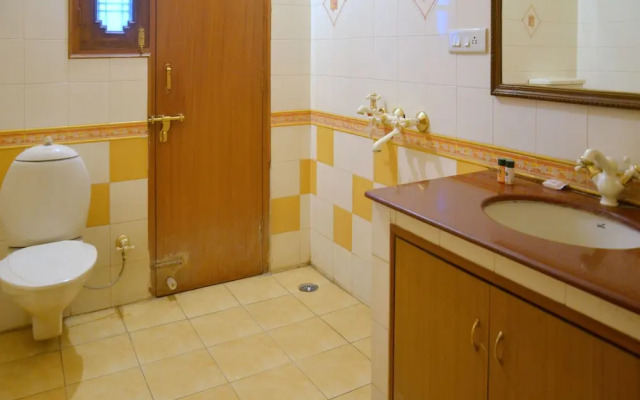 OYO Rooms Vishal Khand 4