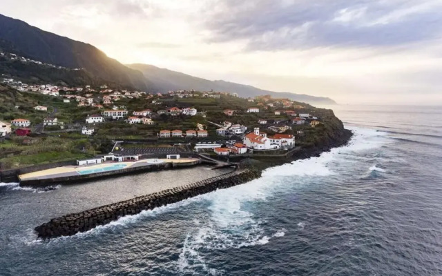 Ponta Delgada I Calm and sea View