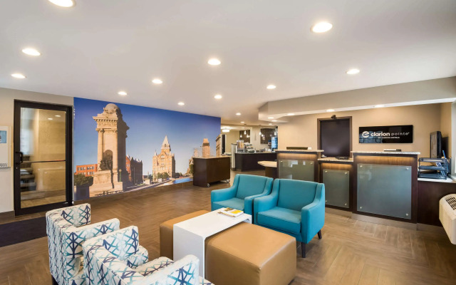 Clarion Pointe Downtown