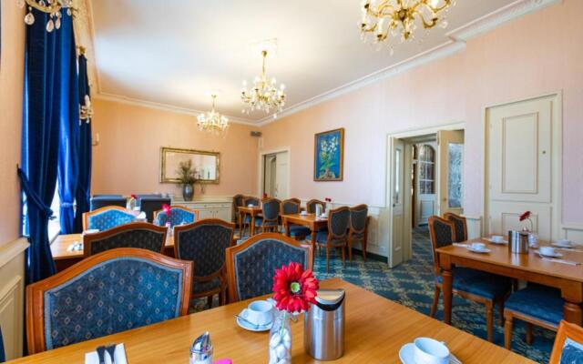 Hotel Rheinischer Hof