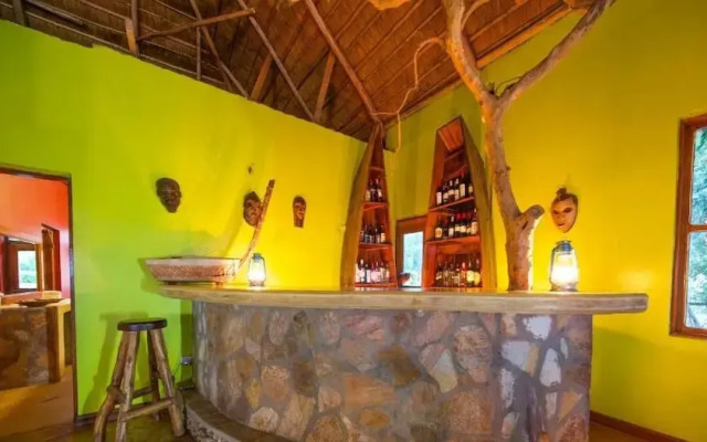 Ihamba Lakeside Safari Lodge