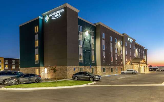 WoodSpring Suites Bakersfield Airport