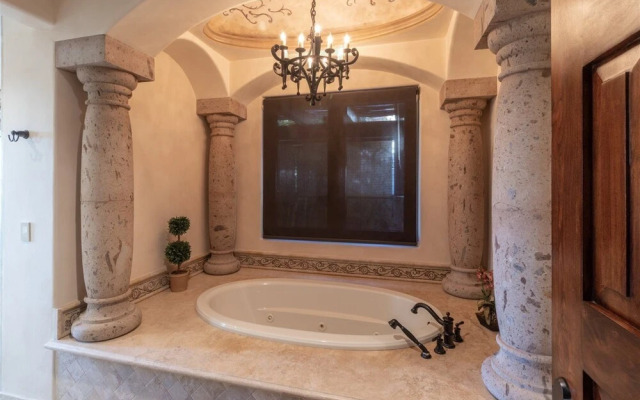 Casa de la Familia 7 Bedroom Contemporary Hacienda Style at Discounted Rate!