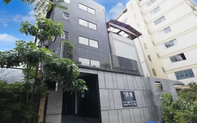 RQ Bangkok Huai Khwang by Collection O
