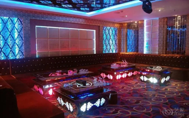 Inner Mongolia Huachen Hotel - Hohhot