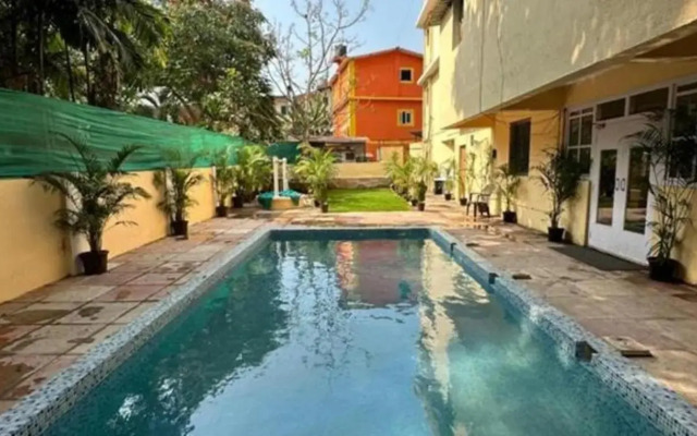 FabExpress De Classio With Pool - Nr. Candolim Beach