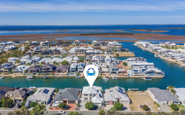 Deluxe Living in Mariners Cove