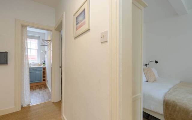 Pebbles Apartment - Heart of Town