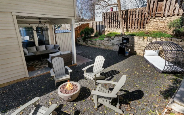 Hillside 3BR KingClose to DT Domain Q2