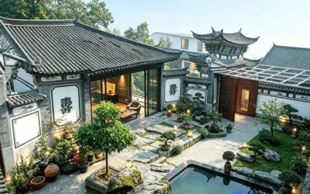 Marble House B&B – Outside – Dali