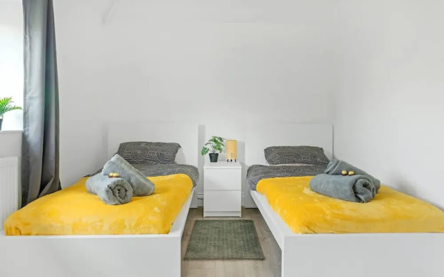 4 Bedrooms - 3 Bathrooms House