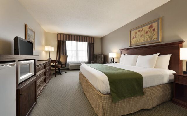 Country Inn & Suites by Radisson, St. Cloud East, MN